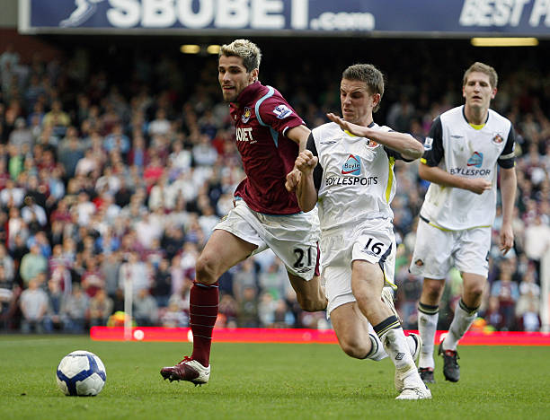 变得更加紧 变得更加紧